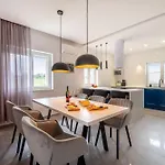 Exceptional Idalia Near Zadar, Nin & Queens Beach, Heated Pool, Privacy