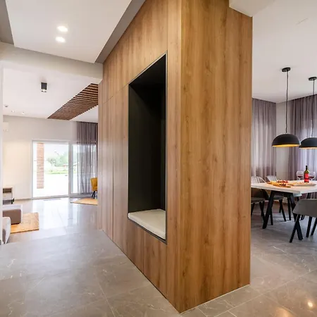 Exceptional Idalia Near Zadar, Nin & Queens Beach, Heated Pool, Privacy Villa *