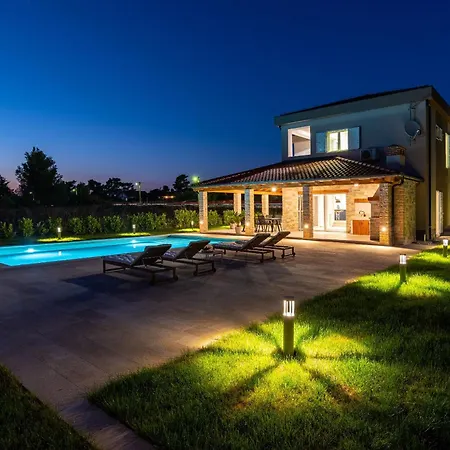Villa Exceptional Idalia Near Zadar, Nin & Queens Beach, Heated Pool, Privacy Ninski Stanovi