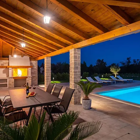 Exceptional Idalia Near Zadar, Nin & Queens Beach, Heated Pool, Privacy