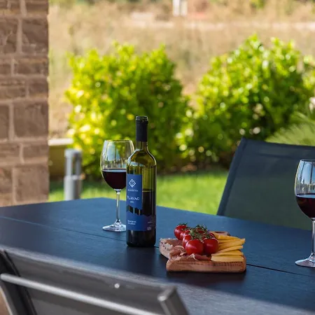 Exceptional Idalia Near Zadar, Nin & Queens Beach, Heated Pool, Privacy Villa