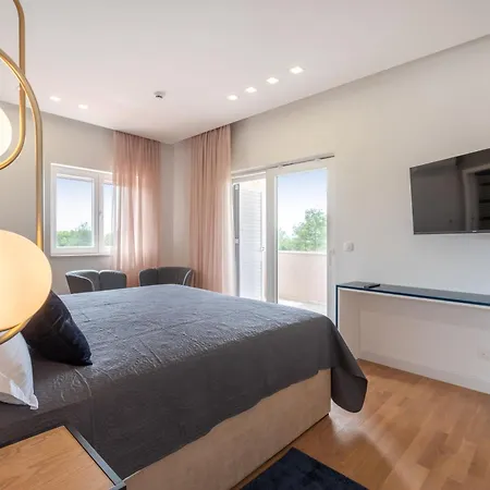 Villa Exceptional Idalia Near Zadar, Nin & Queens Beach, Heated Pool, Privacy