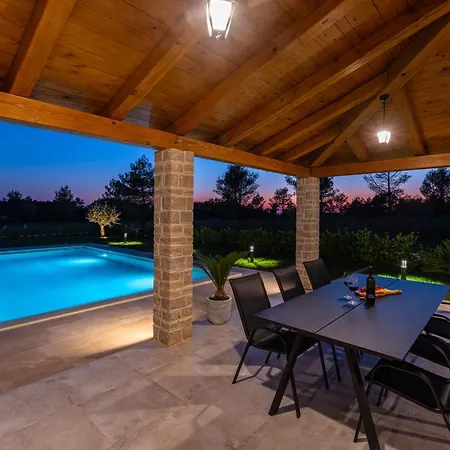 Exceptional Idalia Near Zadar, Nin & Queens Beach, Heated Pool, Privacy Villa