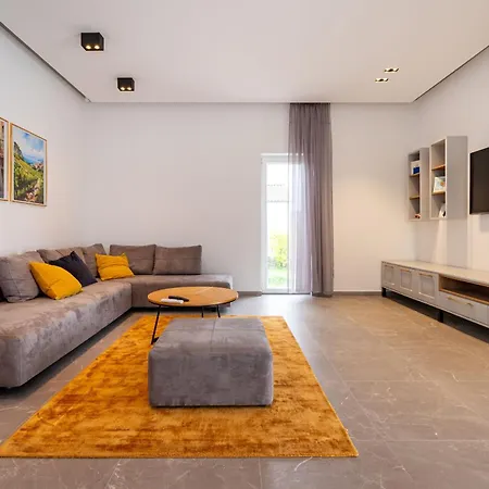 Exceptional Idalia Near Zadar, Nin & Queens Beach, Heated Pool, Privacy Villa