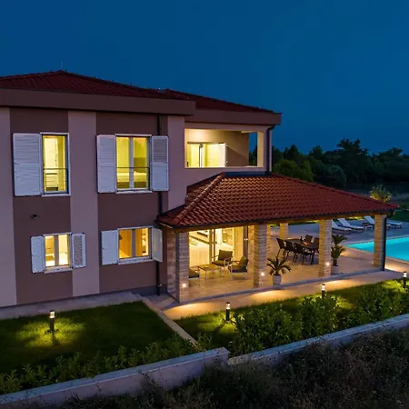 Exceptional Idalia Near Zadar, Nin & Queens Beach, Heated Pool, Privacy *