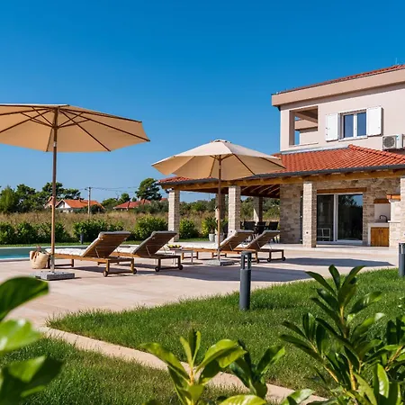Exceptional Idalia Near Zadar, Nin & Queens Beach, Heated Pool, Privacy Ninski Stanovi
