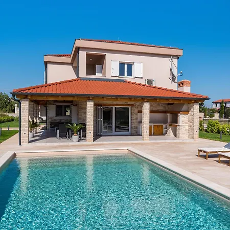 Exceptional Idalia Near Zadar, Nin & Queens Beach, Heated Pool, Privacy *