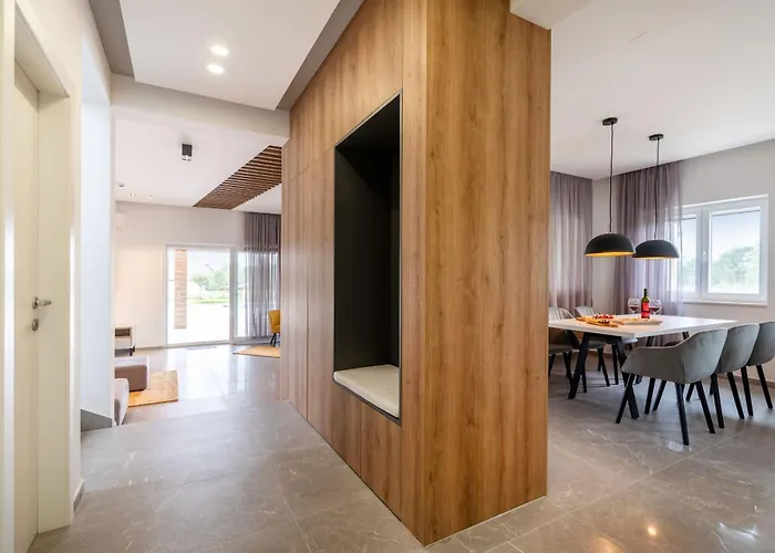 Exceptional Idalia Near Zadar, Nin & Queens Beach, Heated Pool, Privacy Villa *