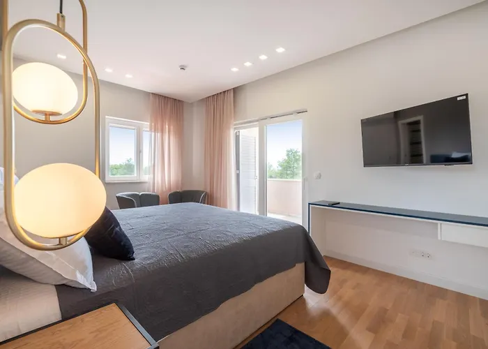 Villa Exceptional Idalia Near Zadar, Nin & Queens Beach, Heated Pool, Privacy